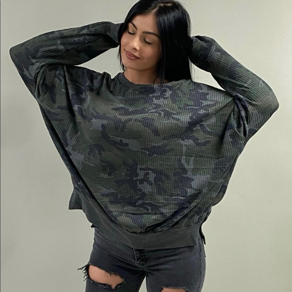 Camo pullover. - Picture 2 of 3